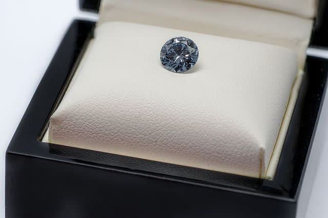 تبدیل خاکستر به الماس | الماس یادبود مردگان