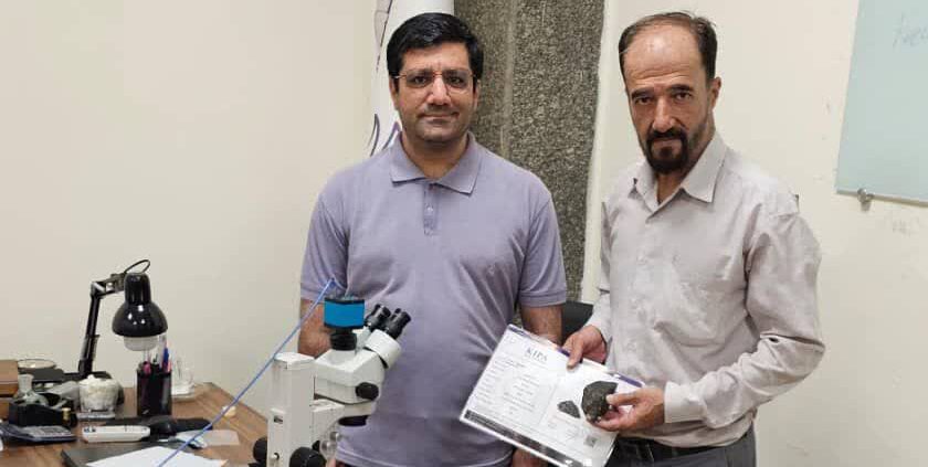 یک شهاب سنگ دیگر در زرند شناسایی شد| دکتر کیانی