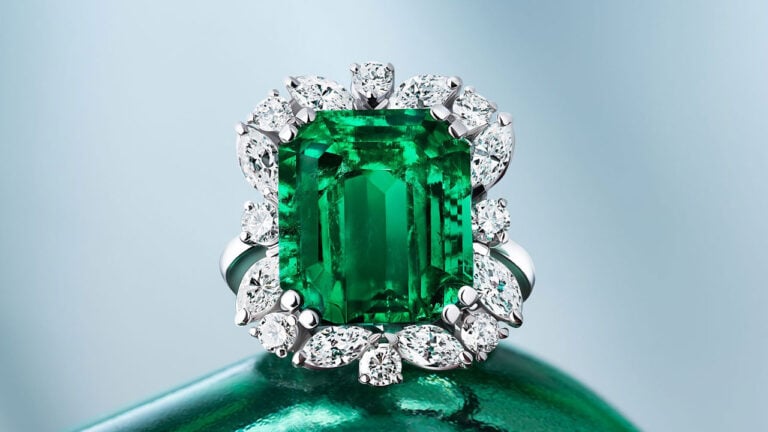 انگشتر زمردی با شش برابر قیمت اولیه به فروش رفت